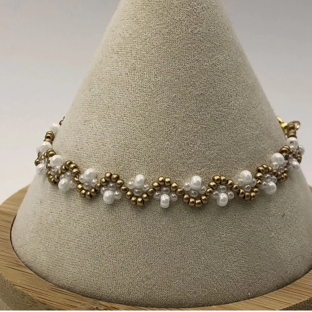 Gold & White Womens Bracelet Fashion Minimalist New - Picture 1 of 3